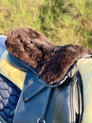 Schaffelle - Satteldecken für Reiter - saddle-cover-sheepskin
