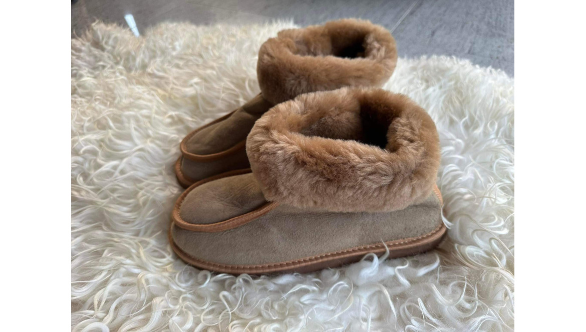 Wie pflegt man Schuhe aus Schaffell? Ein praktischer Leitfaden für alle